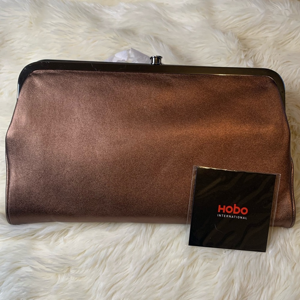 HOBO Lauren Clutch